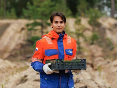 Нефтяники высадили в лесах Якутии сотни тысяч сеянцев хвойных деревьев