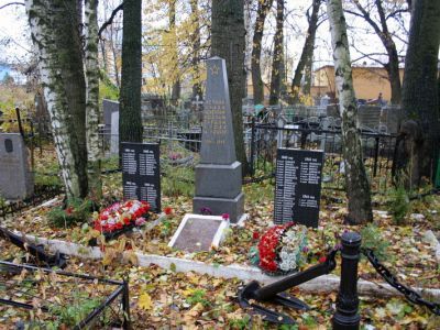 Братское захоронение военных моряков с канонерской лодки «Сестрорецк», погибших в 1941-44 гг.
