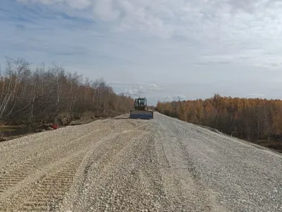 В Мегино-Кангаласском улусе Якутии капитально ремонтируют участок дороги «Амга»