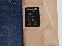 Утепленная куртка с эластичным поясом