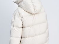 Стеганый пуховик с воротником-стойкой