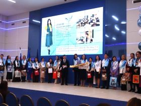 Участники конкурса «Учитель года» передали новогодние подарки для детей из семей участников СВО