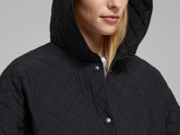 Утепленное полупальто с накладными карманами