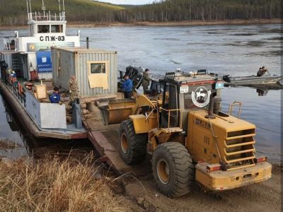 На реке Амге запустили паромное движение