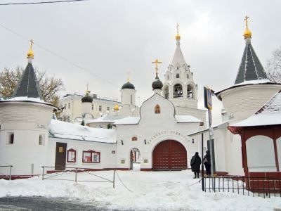 Церковь Никиты за Яузой: комплекс трех церквей. Шатровая колокольня