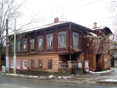 Дом жилой для служащих фабрики Брюханова