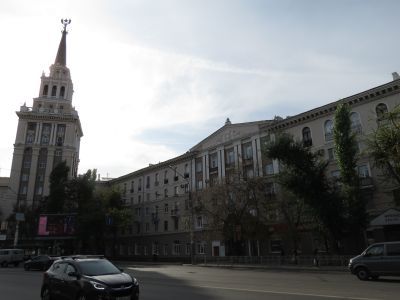 Жилой дом с башней, арх. П.С. Скулачев, Н.А. Скулачева, Г.Е. Руденко