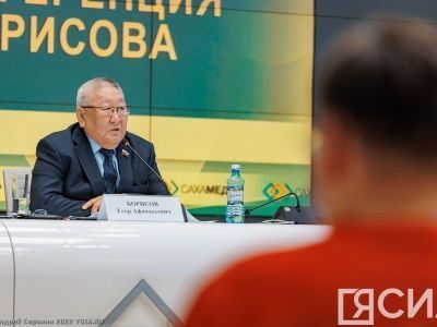 Егор Борисов: Авиакомпания "Якутия" продолжит авиаперевозку даже в случае ввода санкций