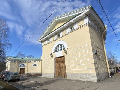 Конюшни Дежурные, 1822-1824 гг.,арх. Стасов В.П., арх. Шустов С.Л.