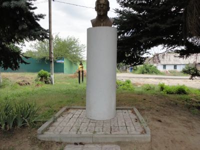 Бюст В.И. Ленина