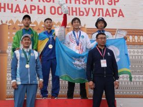 Первый из Анабара, и 26 лет ради золота. Мас-рестлеры разыграли медали Игр Манчаары