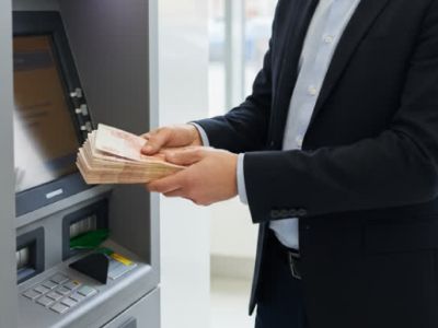 Банки обновляют лимиты на снятие наличных
