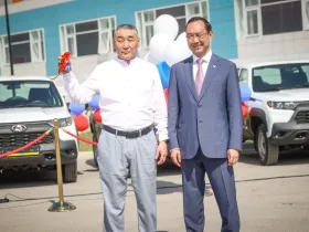 17 новых автомобилей передали районным больницам Якутии