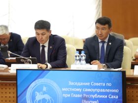 Глава Якутии провел заседание Совета по местному самоуправлению