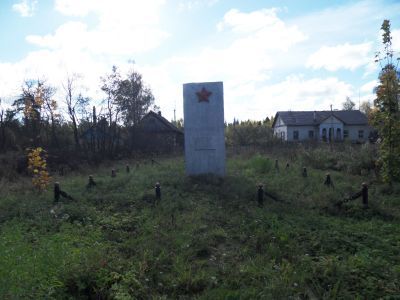 Братское захоронение советских воинов, погибших в 1941-1944 гг.