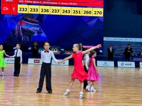 Соревнования по танцевальному спорту «Осенний вальс» стартовали в Якутске