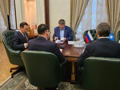 Глава Якутии провел совещание с руководством компании «Железные дороги Якутии»