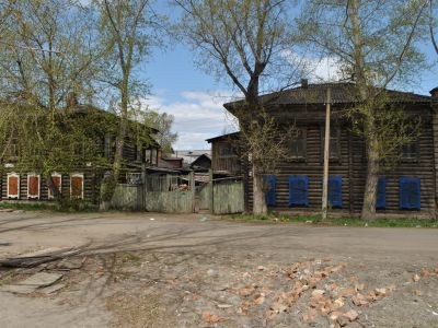 Городская усадьба (дерево)