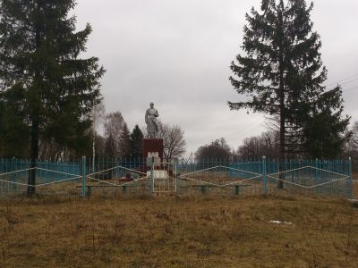 Братская могила воинов Советской Армии, погибших в марте 1943 года