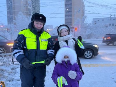 Акцию «Засветись» провели сотрудники Госавтоинспекции в Якутске