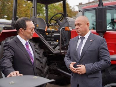 В Якутии будут наращивать поставки сельскохозяйственной и большегрузной техники из Беларуси