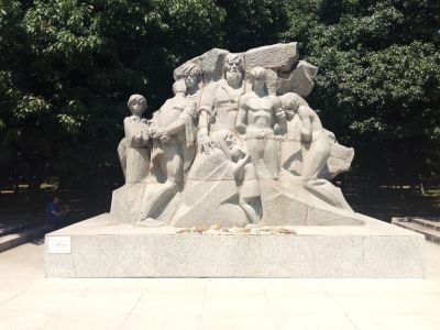 Памятник 13 тысячам краснодарцев - жертвам фашистского террора