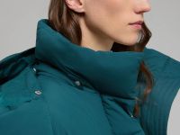 Стеганая куртка с капюшоном