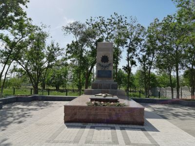 Братская могила советских воинов, погибших в период Сталинградской битвы