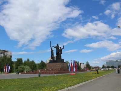 Монумент “Героям фронта и тыла”