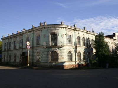 Дом, где 11-го января 1918 г. проходил первый съезд Советов Яранского уезда