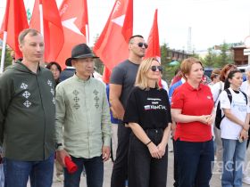 В Якутске прошел субботник «Особенности национальной уборки»