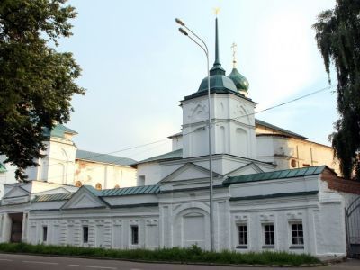 Ограда с башней, башней-часовней Спаса Нерукотворного и кельями