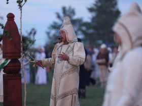 В Якутске на Ысыахе Туймаады состоялся обряд встречи солнца