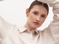 Блузка свободного силуэта с отложным воротником