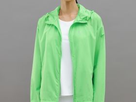 Ветровка с капюшоном из капсулы sport