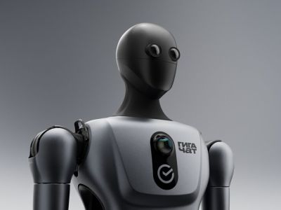 AI Journey 2025: Сбер представил первого ИИ-робота собственной разработки / ЯСИА   