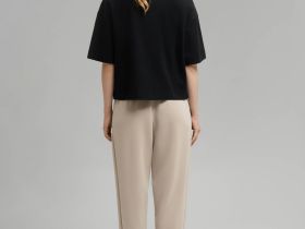 Свободная футболка из хлопкового трикотажа интерлок