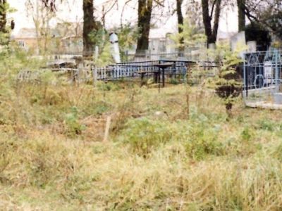 Могила M.H. Лысенко, учительницы, погибшей от рук немецко-фашистских оккупантов