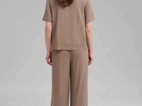 Легкая блузка на пуговицах