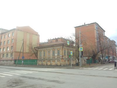 «Дом жилой, забор, ворота»