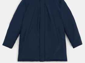 Пуховое полупальто с капюшоном и воротником-стойкой