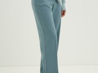 Брюки прямого силуэта на средней посадке