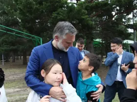 Кирилл Бычков навестил детей из Оймяконского района в лагере «Энергетик»