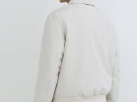 Утеплённый бомбер с отложным воротником, Белый