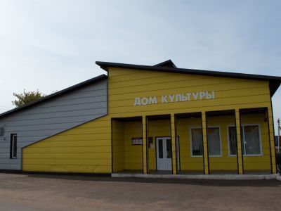 Левженский клуб