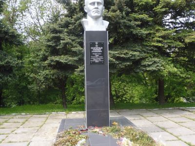 Памятник Герою Советского Союза Т.Н.Подгорному
