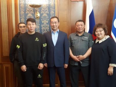 Глава Якутии встретился с оленеводами Усть-Янского района, задержанными пограничниками