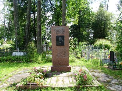 Могила  Вылузгина В.А.