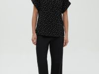 Блузка с коротким рукавом и отложным воротником