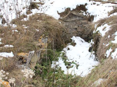 Полуподземный двухкамерный склеп